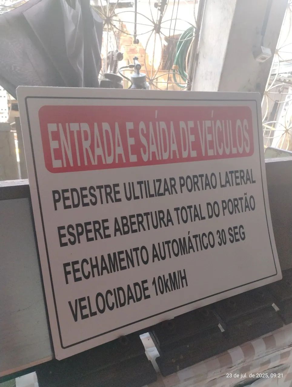 Placa de Entrada e Saída de Veículos - Foto 2