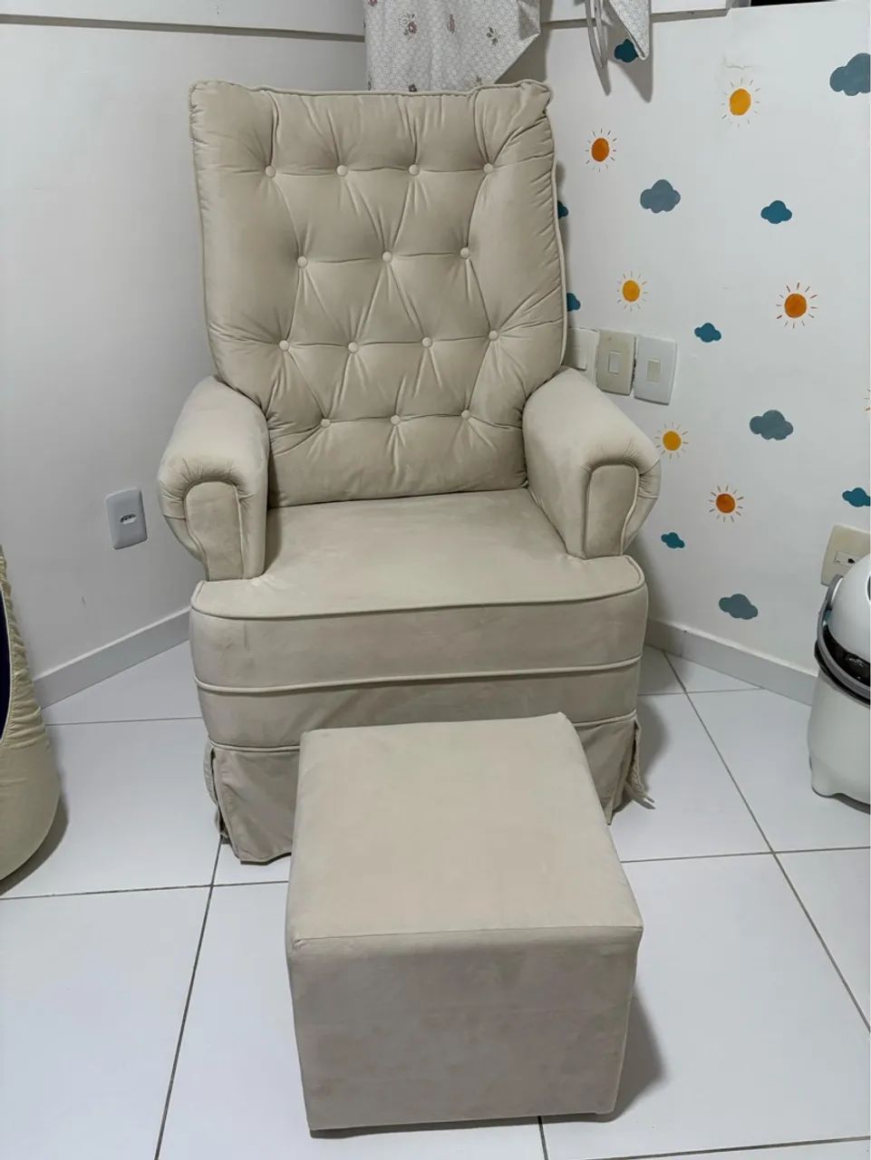 Poltrona de Amamentação com Puff