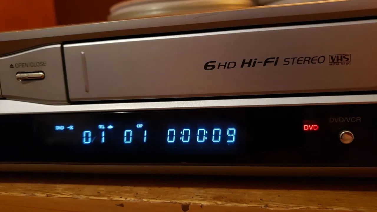 Gravador de DVD de Mesa + VHS LG RC7000B (NO ESTADO) - Foto 5