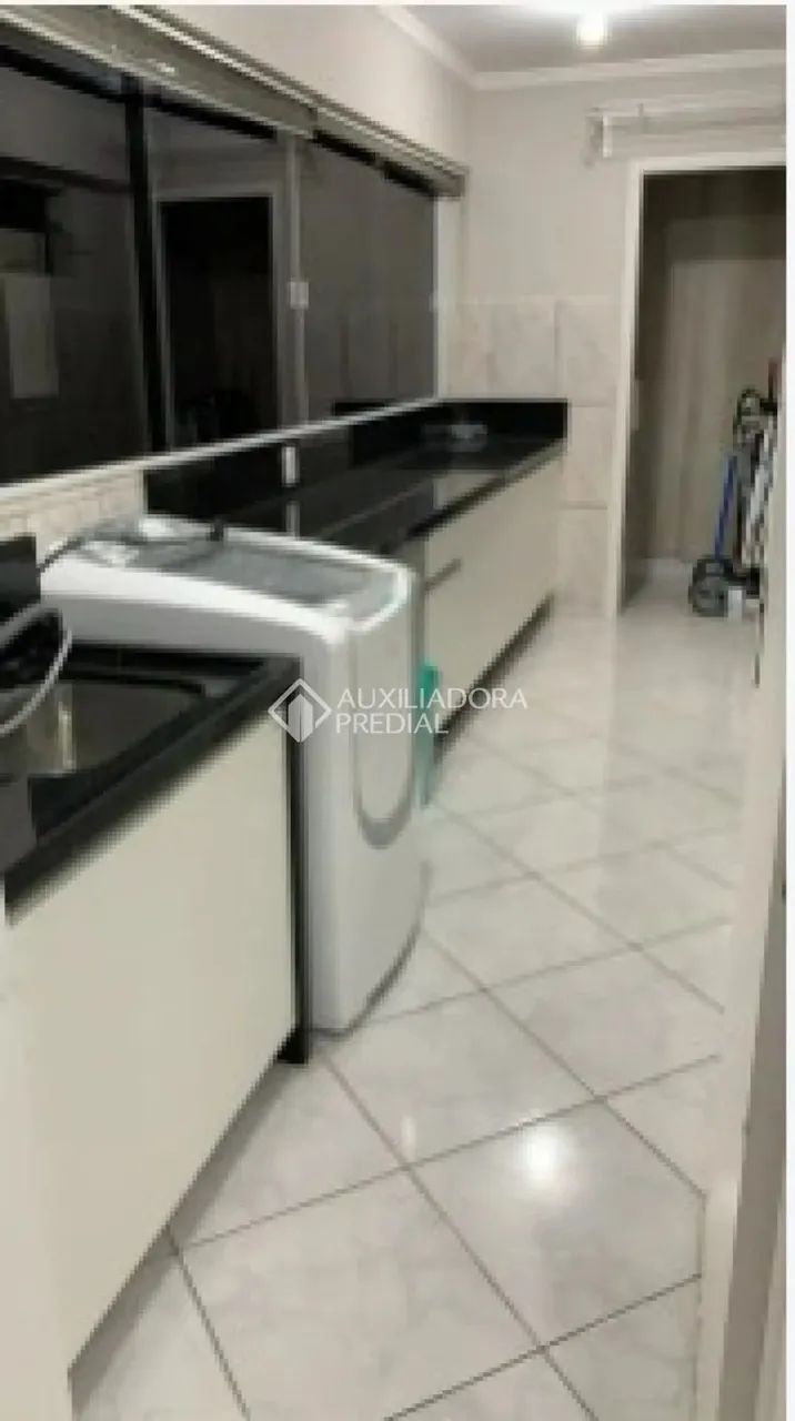 LOCAÇÃO ANUAL NO CENTRO DE BALNEÁRIO CAMBORIÚ. Mobiliado. 3 Dormitórios. - Foto 3