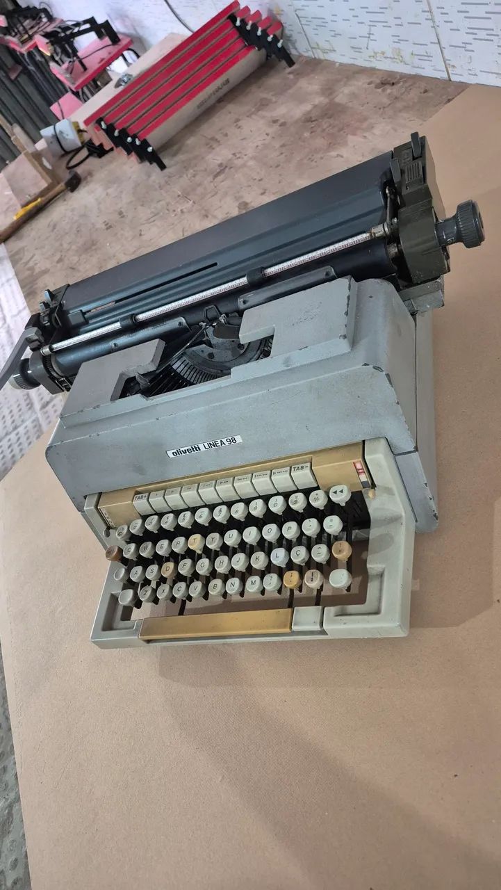 Máquina de escrever Olivetti Linea 98 - Foto 6