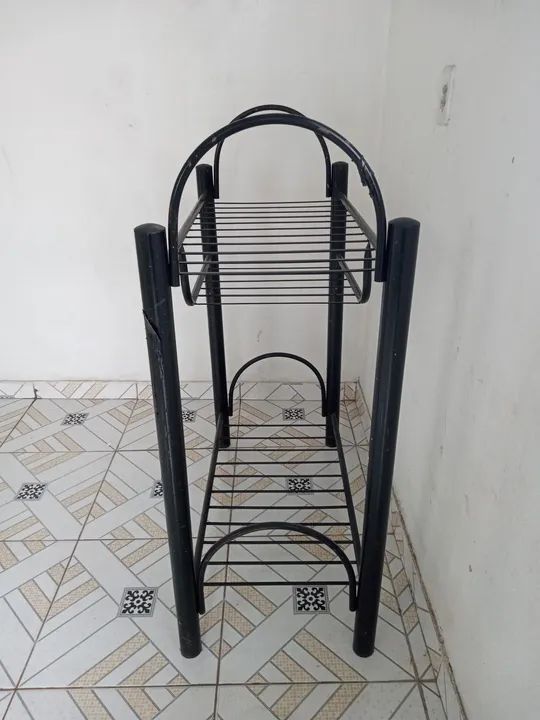 Estante de ferro seme nova.