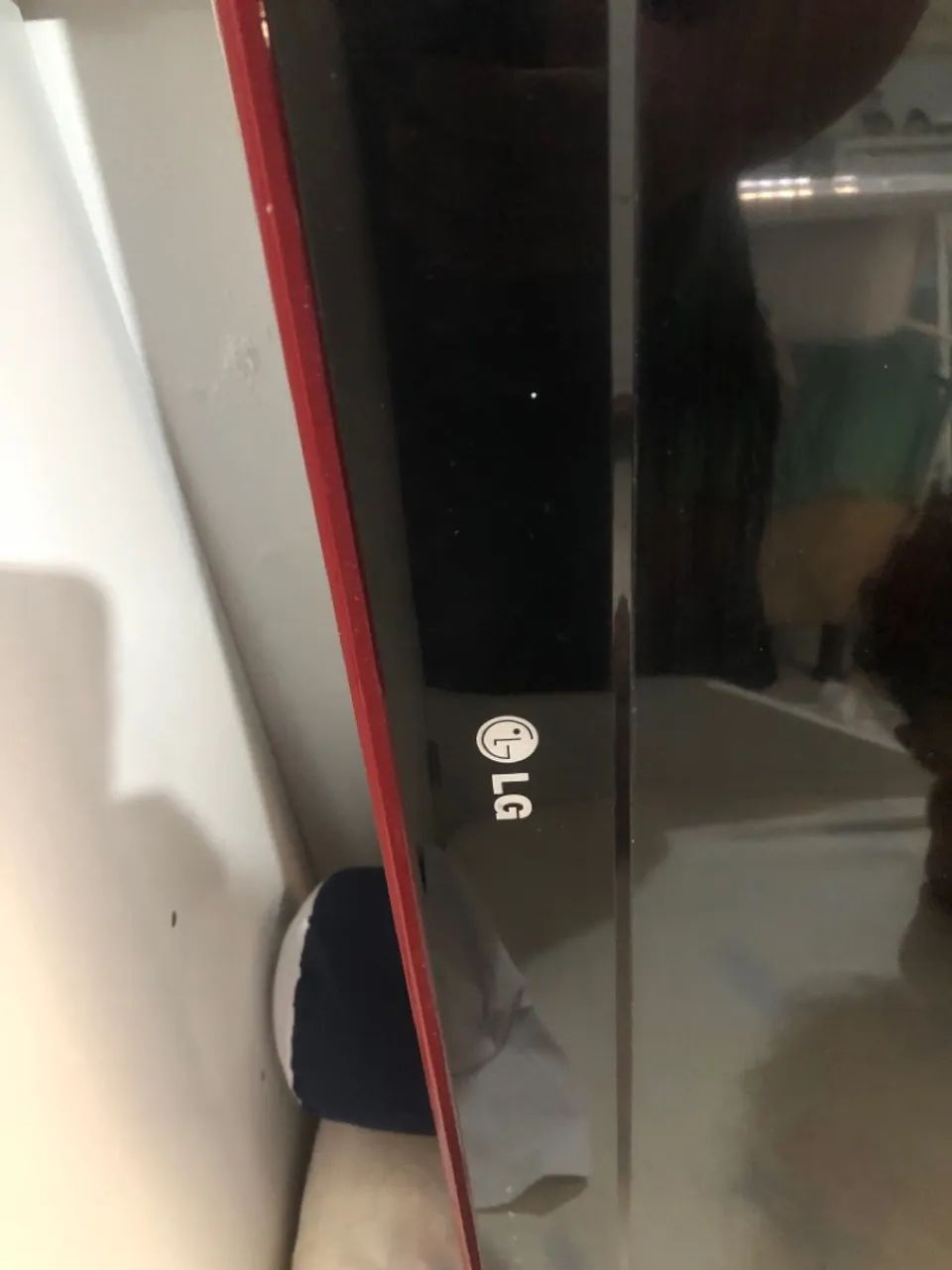 TV LG - Tela Grande - Ótima Qualidade