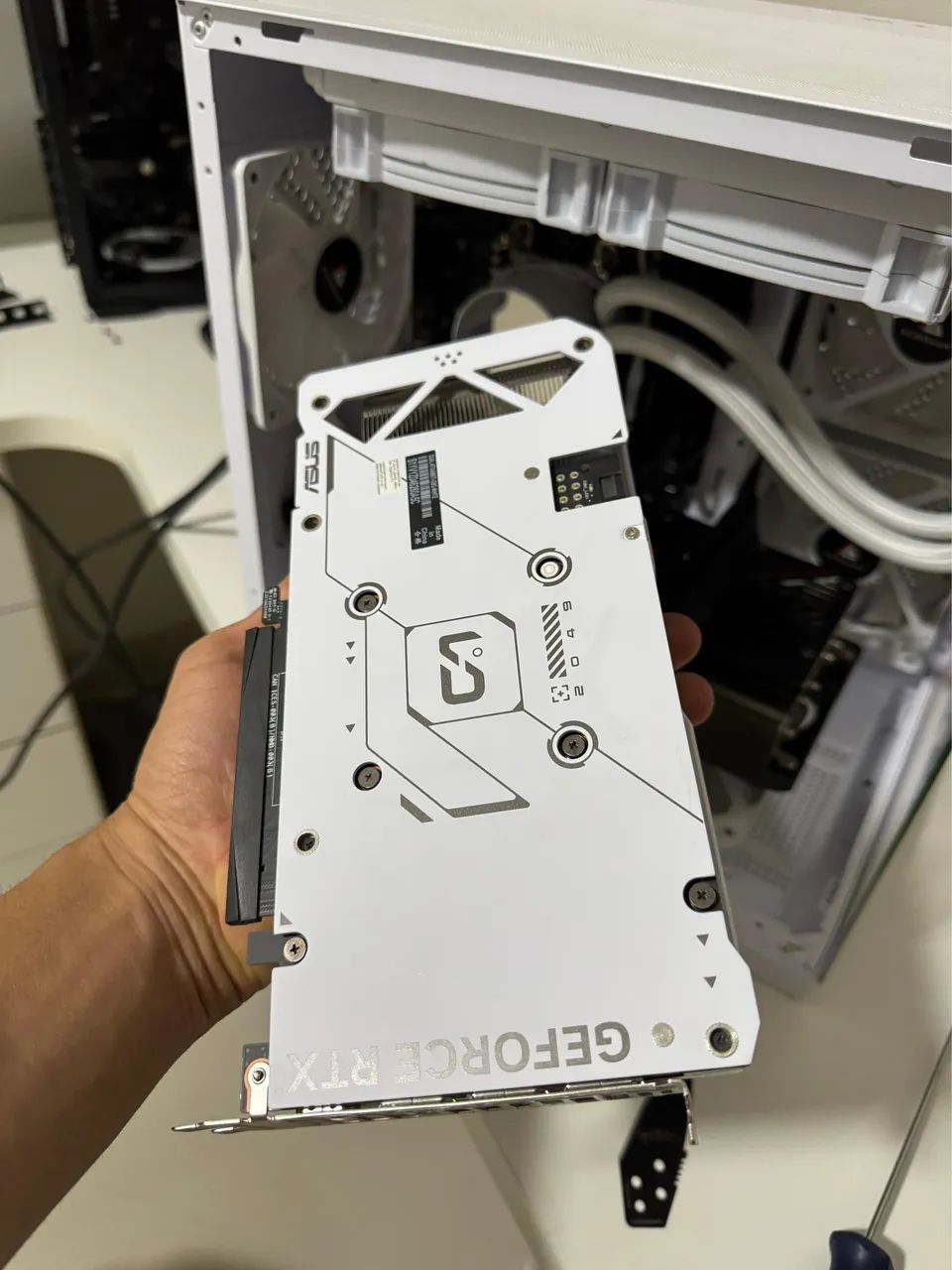 ? RTX 4060 Ti 8gb Dual White64312422127618122