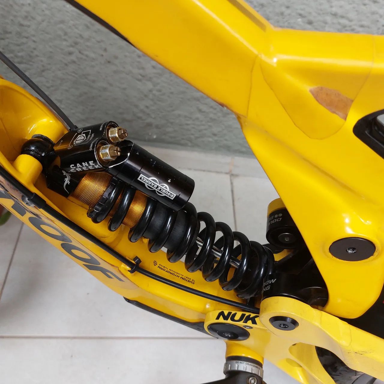 Bicicleta Nukeproof pulse aro 27,5Downhill Amarela - Foto 4