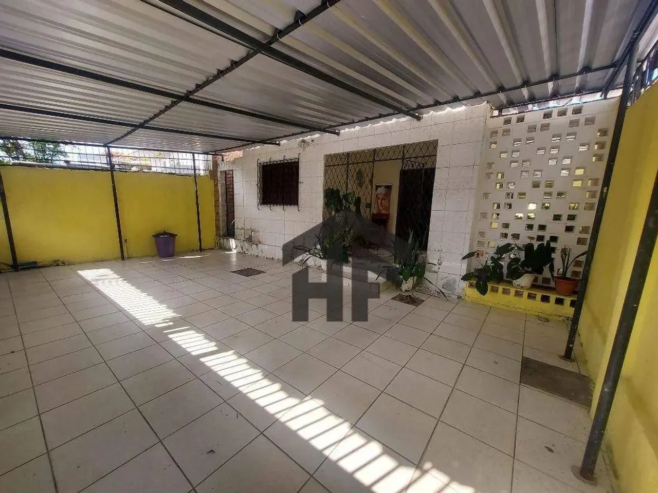 Casa de 184m² à venda, com 4 quartos (2 suítes), localizada em Campo Grande, Recife - Pern