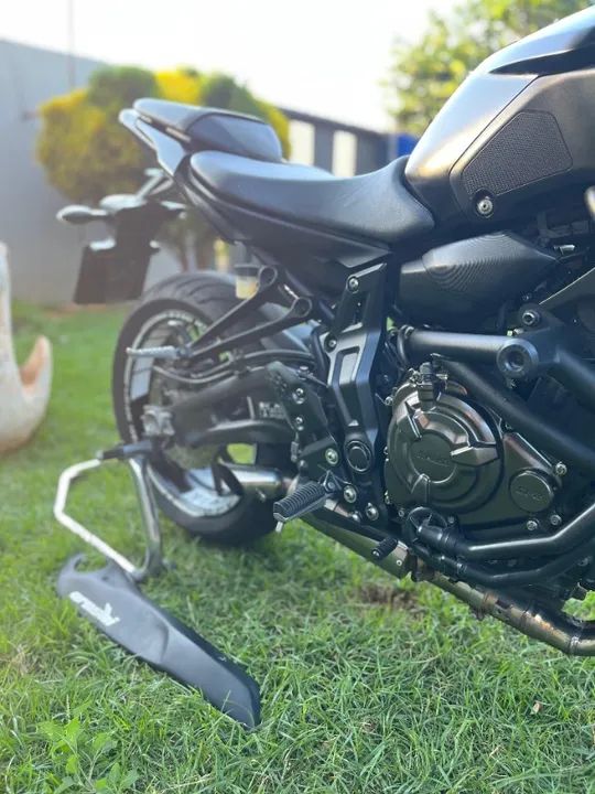 YAMAHA MT-07  - Foto 6