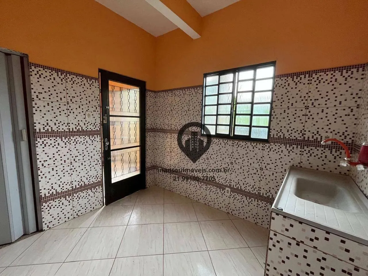 2 Kitnets e 1 loja com galpão por 145 mil em Santa Cruz