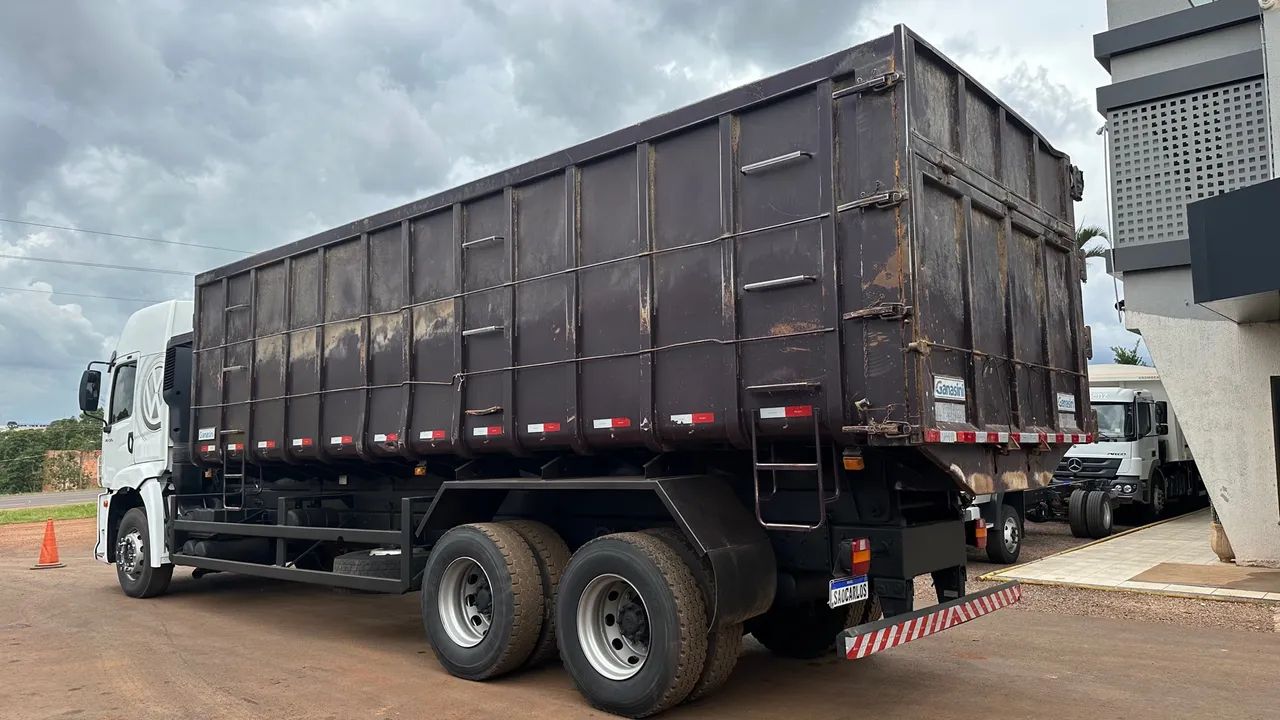 Volkswagen 6x4 Caçamba Agrícola traçado silagem  - Foto 9