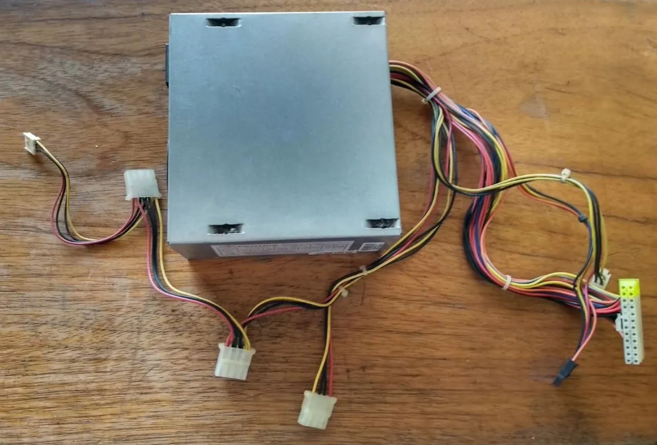 FFonte de PC ATX 250W - Usada - Foto 3