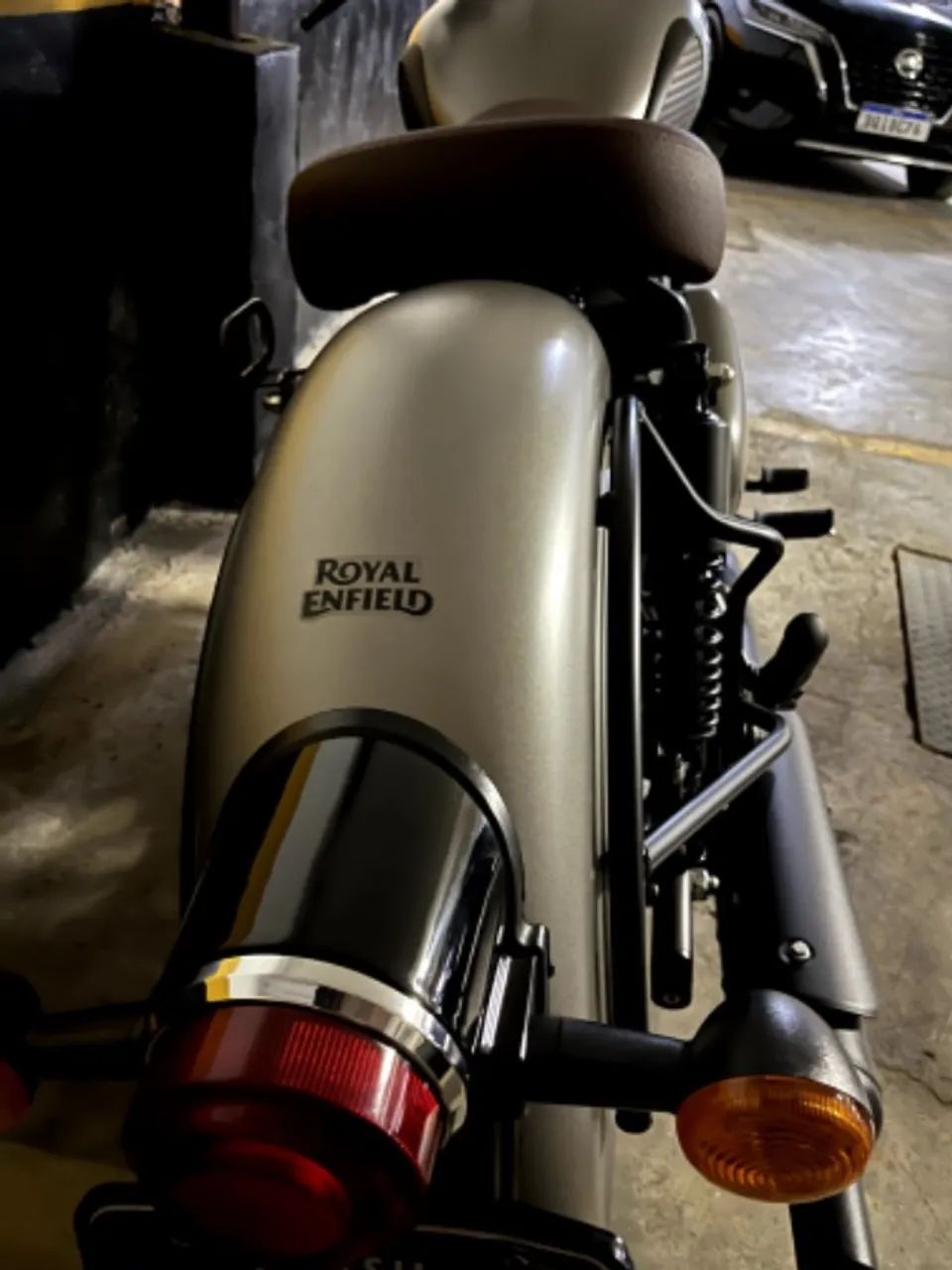 Royal Enfild Classic 350 Dark 2024 com 3.700 Km  R$ 22.500 - Foto 3