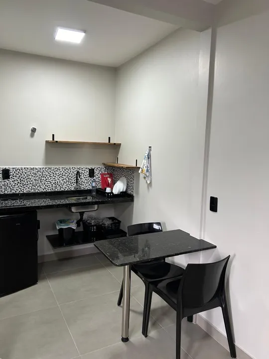 Kitinete (Luz, Água, Internet e IPTU) INCLUSO - 1 pessoa / Balneário Camboriú