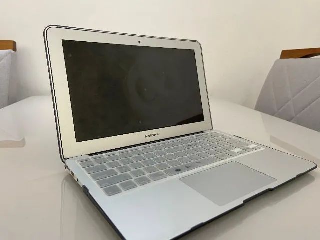 MacBook Air 2015 - Core I5, 4gb de Ram, 250gb de ssd