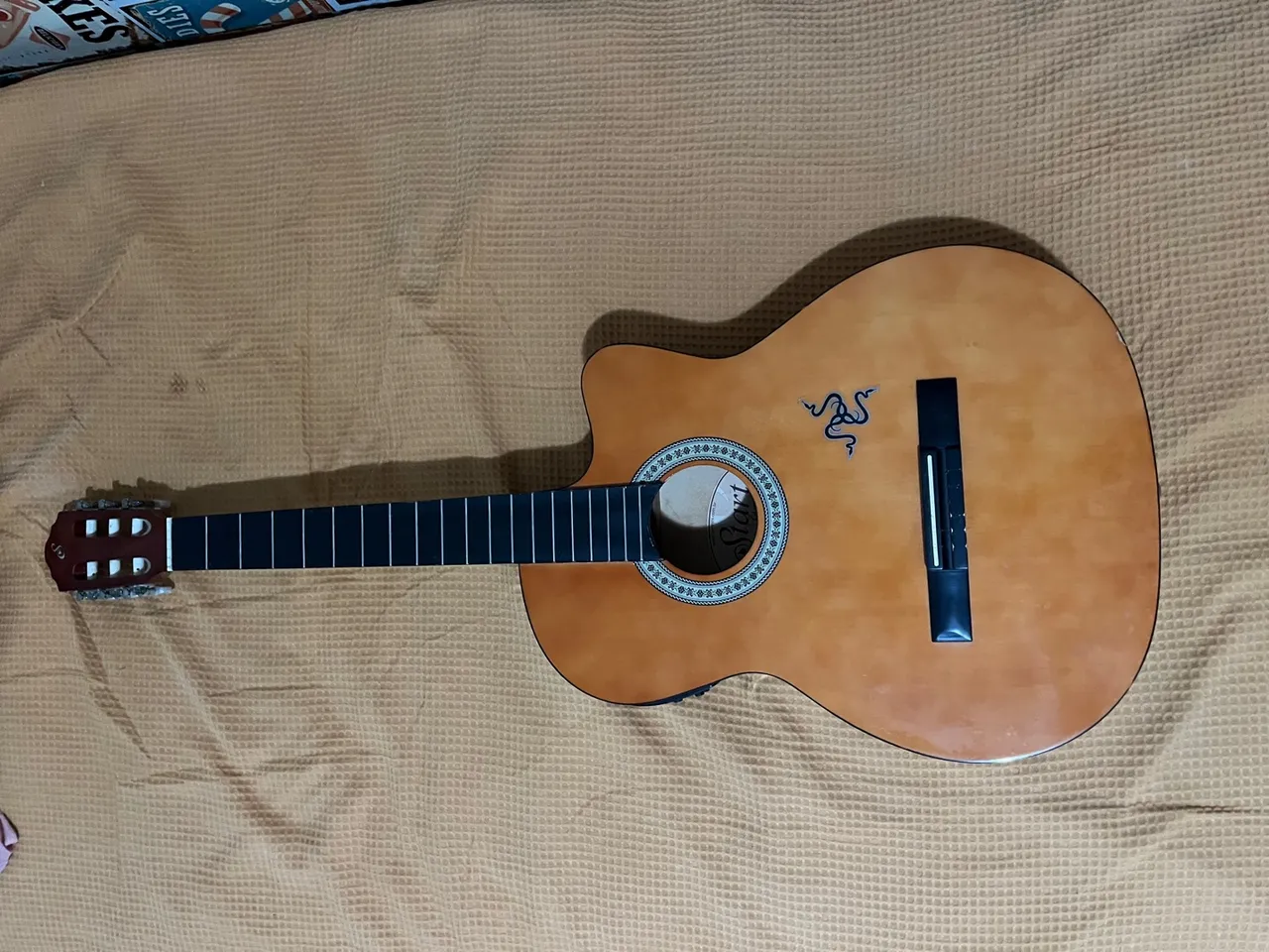 Violão elétrico
