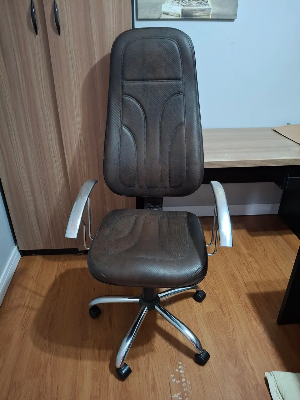 Cadeira de Escritório Giratória R$ 800