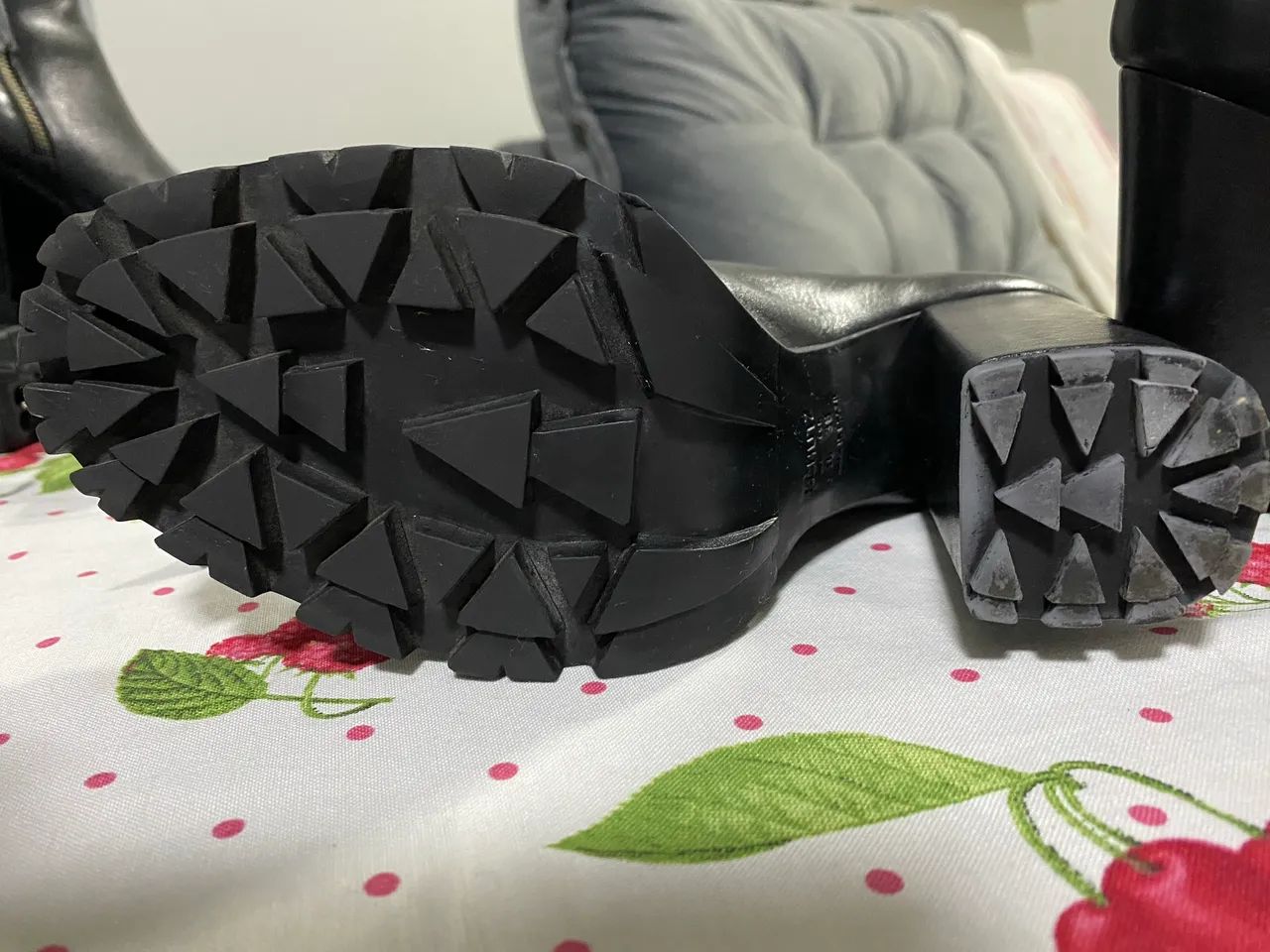 Bota de couro Schutz tam 36 - Foto 4