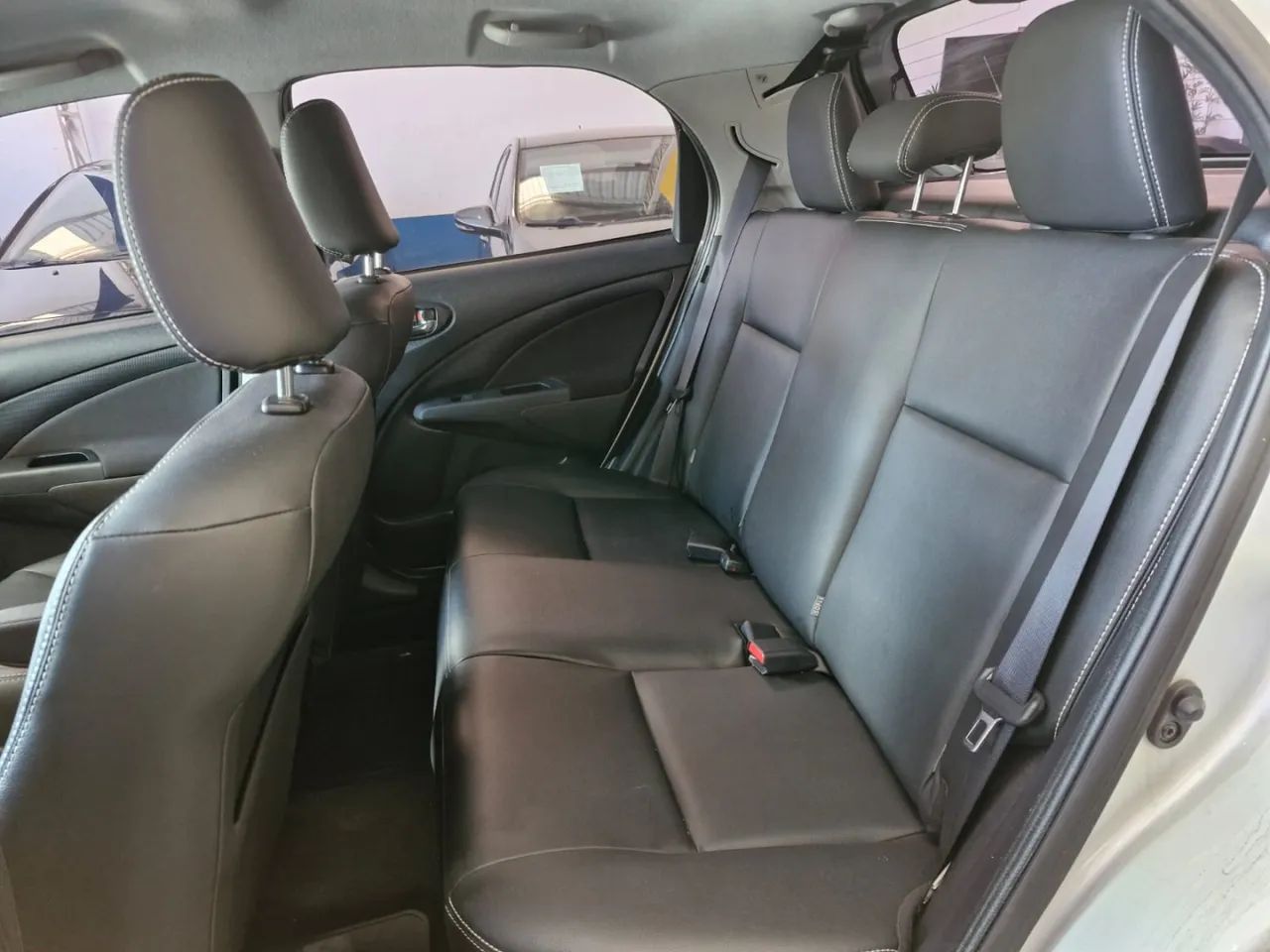 Toyota Etios XLS 1.5 Flex 5P Aut. 2017 - Foto 4