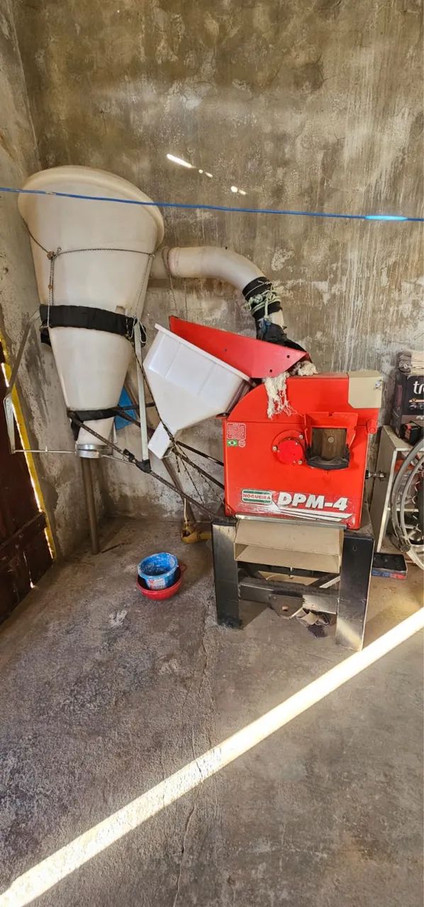 Vende-se Forrageira DPM-4 