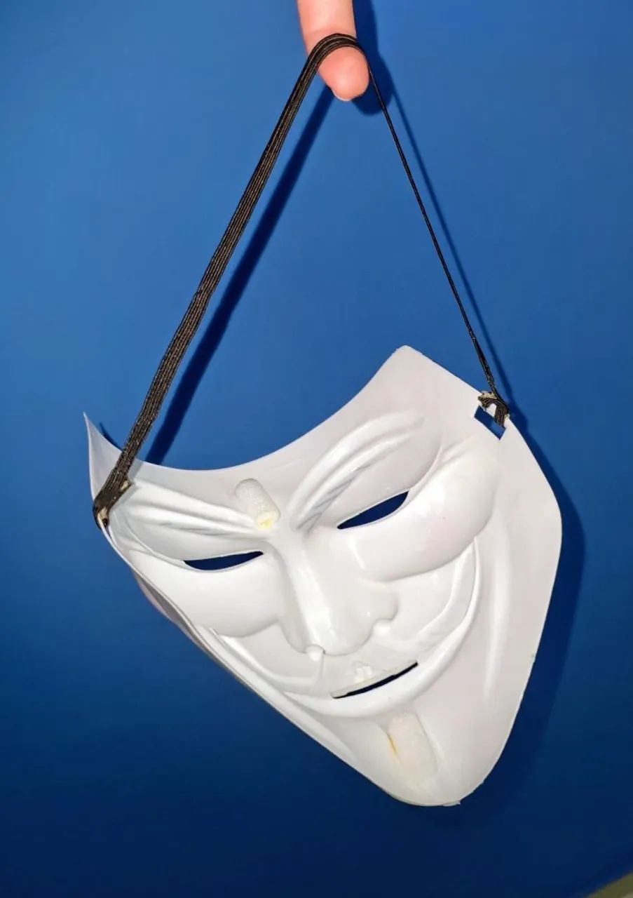 Máscara V de Vingança / Anonymous / Hacker - Foto 2