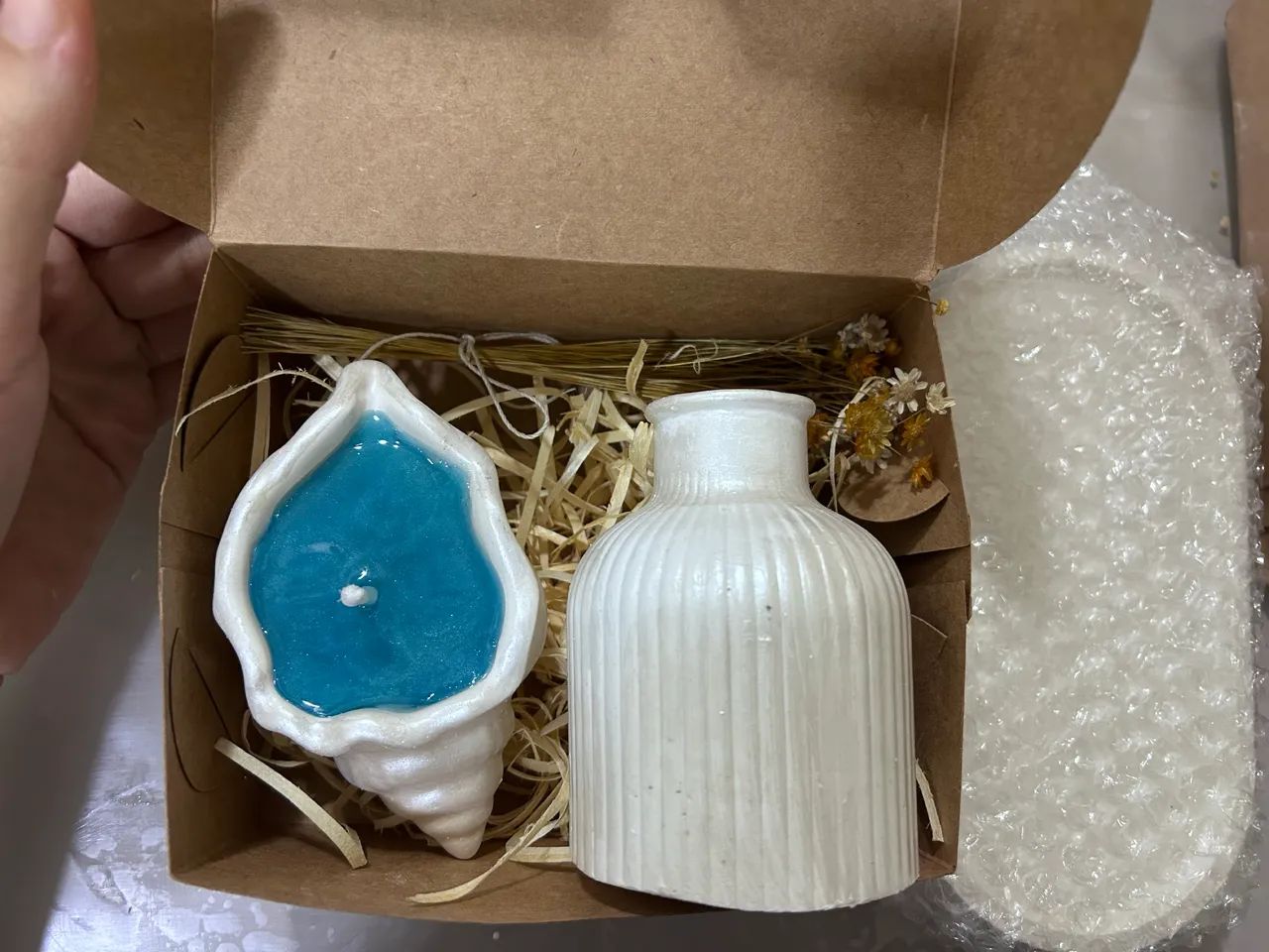 Kit Vela aromática e vaso de flores com bandeja - Foto 2