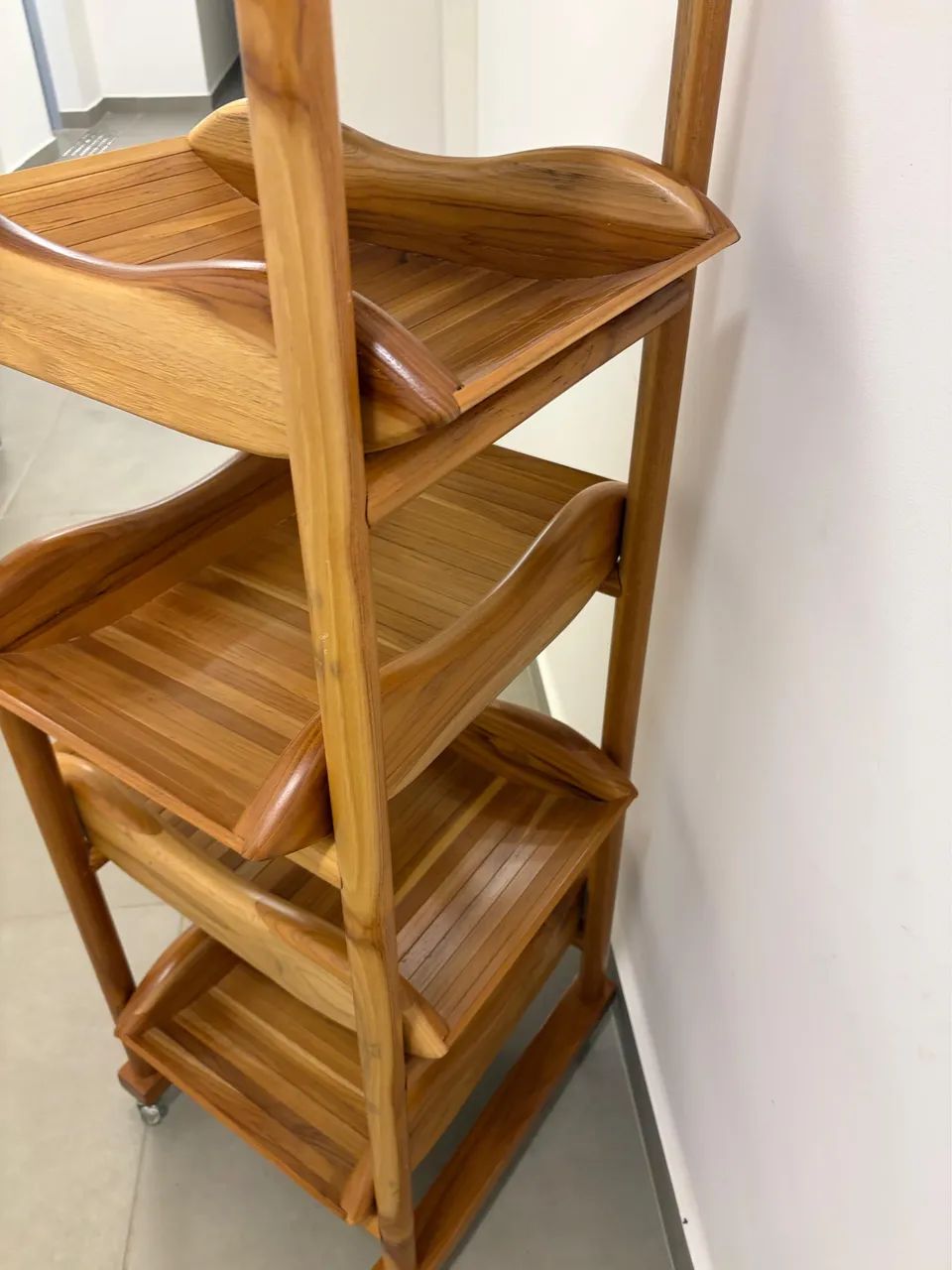 Fruteira Premium em Bambu Natural com Rodízios - Design Sofisticado