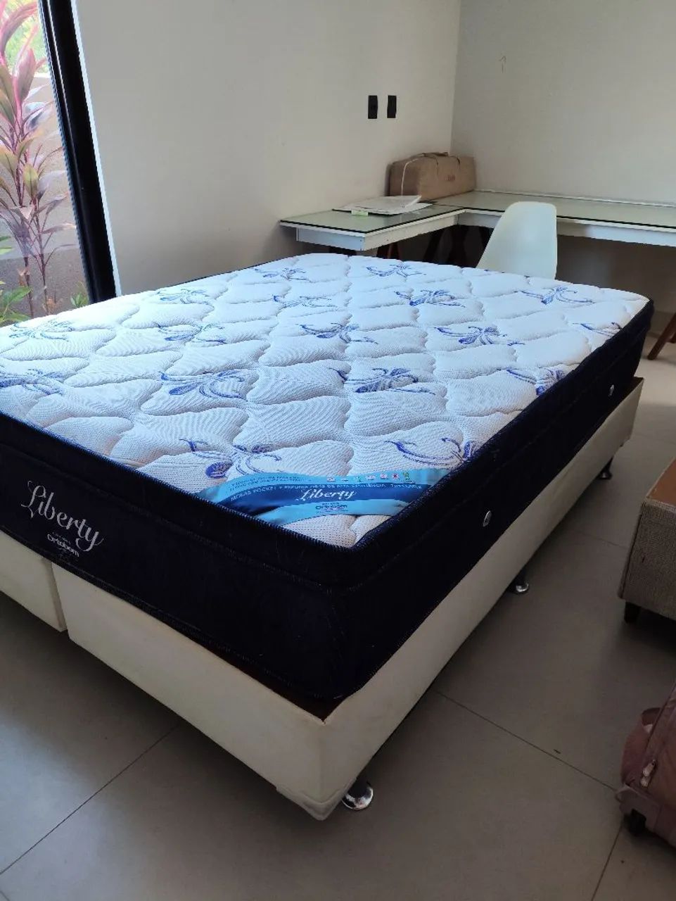 Cama box Queen, base + colchão Ortobom liberty