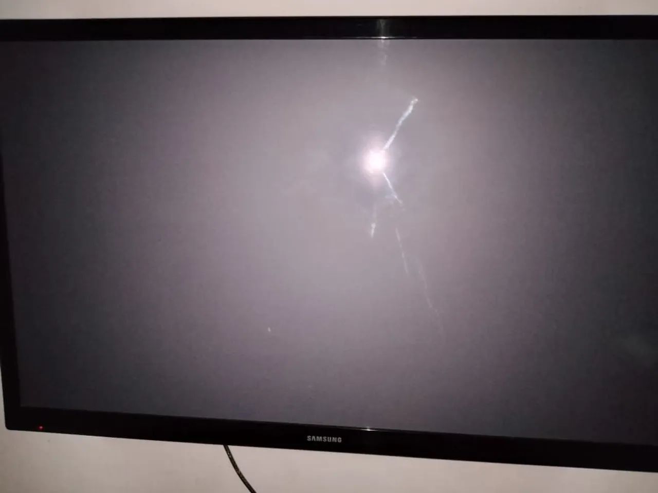 Estou vendendo uma televisão. E um aparelho.de televisão 