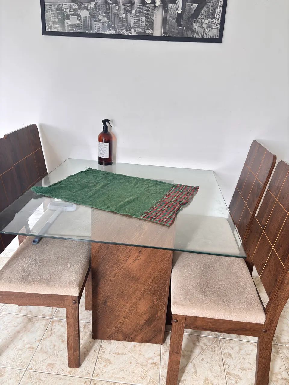 Mesa de vidro com 4 cadeiras  - Foto 2