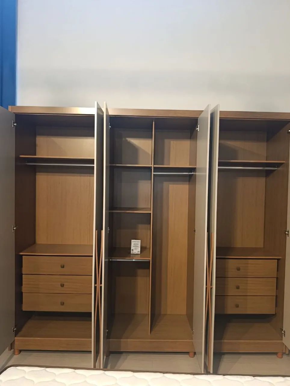 Guarda roupas 2,76m Dicasabh peça nova, moderno e resistente  - Foto 4