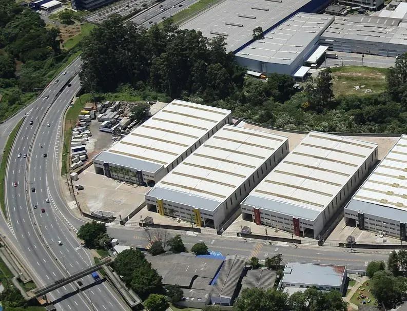 Galpão para Locação em Cotia  4.994 m², Pé-Direito de 11 m e Doca
