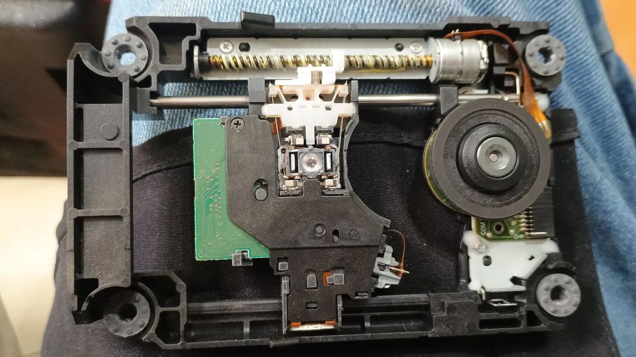 CONJUNTO LEITOR KEM-496AAA. E COOLER PS4 PRO FUNCIONANDO PERFEITAMENTE OS DOIS - Foto 3