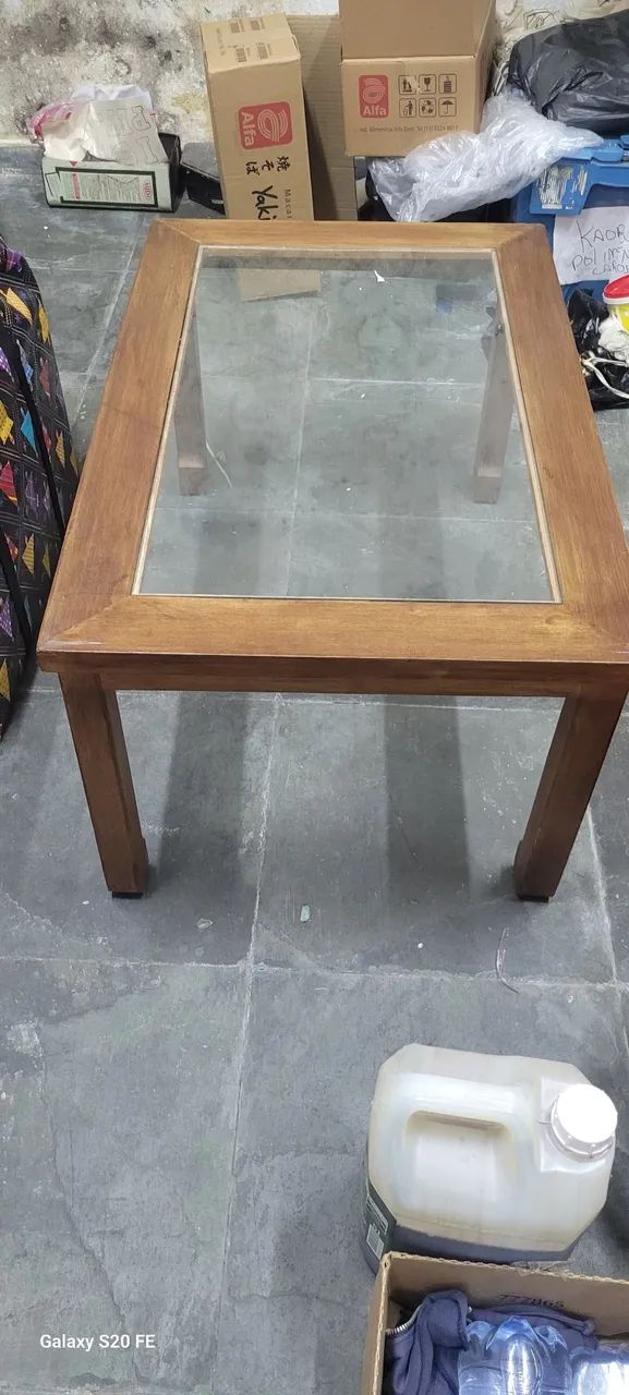 Mesa de centro,madeira com vidro