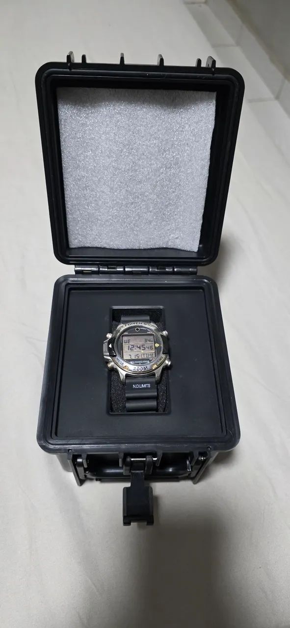 VENDO RELÓGIO CITIZEN HIPER AQUALAND D202 FUNCIONANDO PERFEITAMENTE SENSOR DE MERGULHO - Foto 2