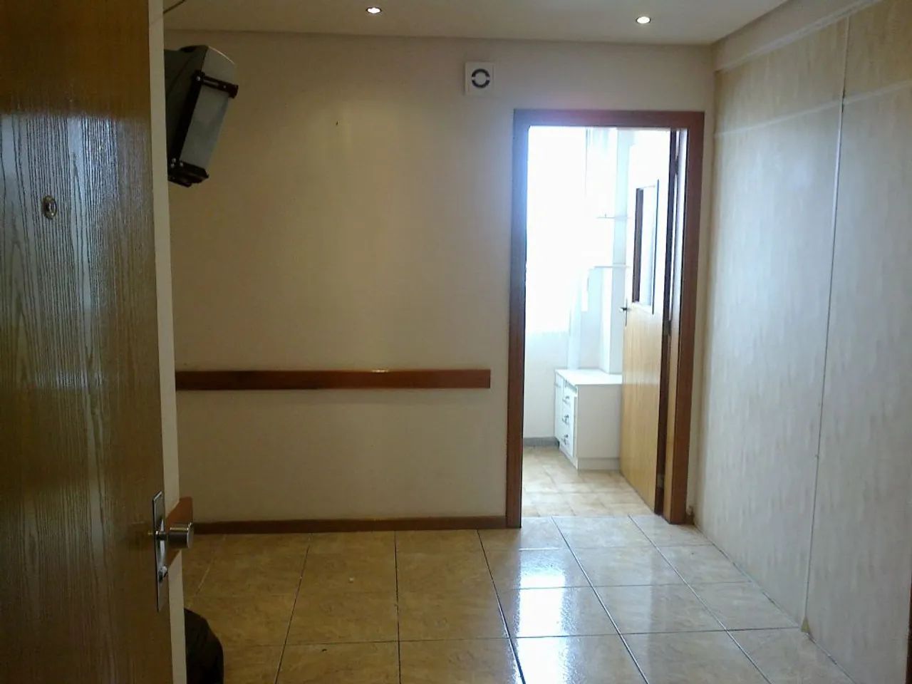 SALA COMERCIAL COM SALA DE ESPERA E DIVISÓRIAS NO CENTRO DE CANOAS - Foto 3