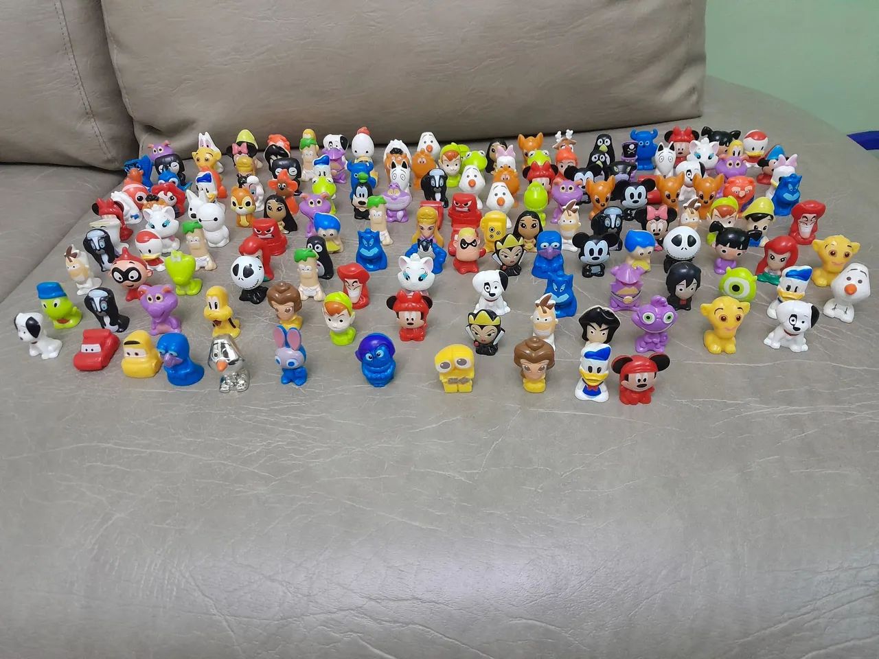 Coleção de Gogos Disney 157 peças.  - Foto 5