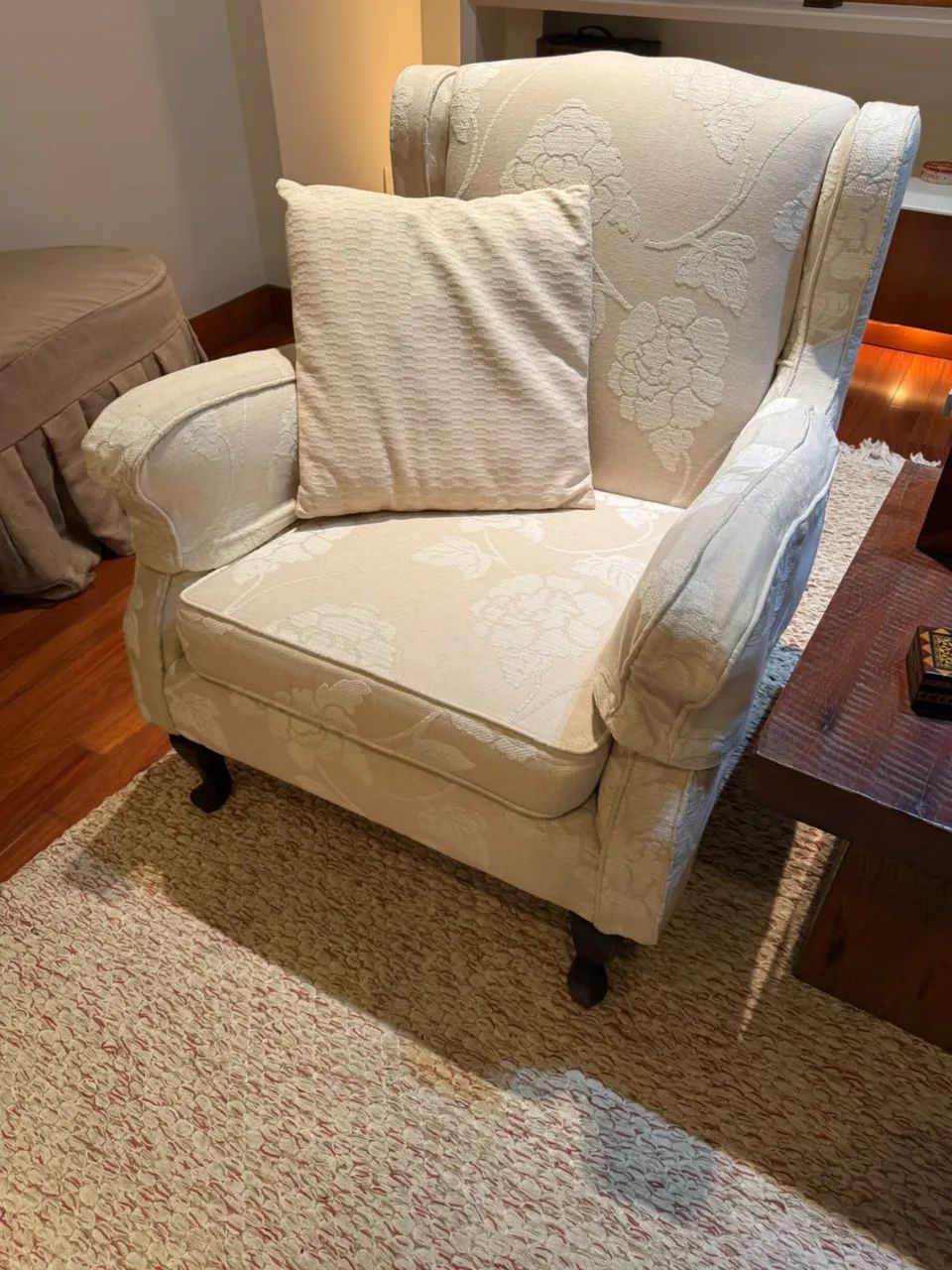 Poltronas Clássicas Bege Jacquard Pés Madeira - Foto 3