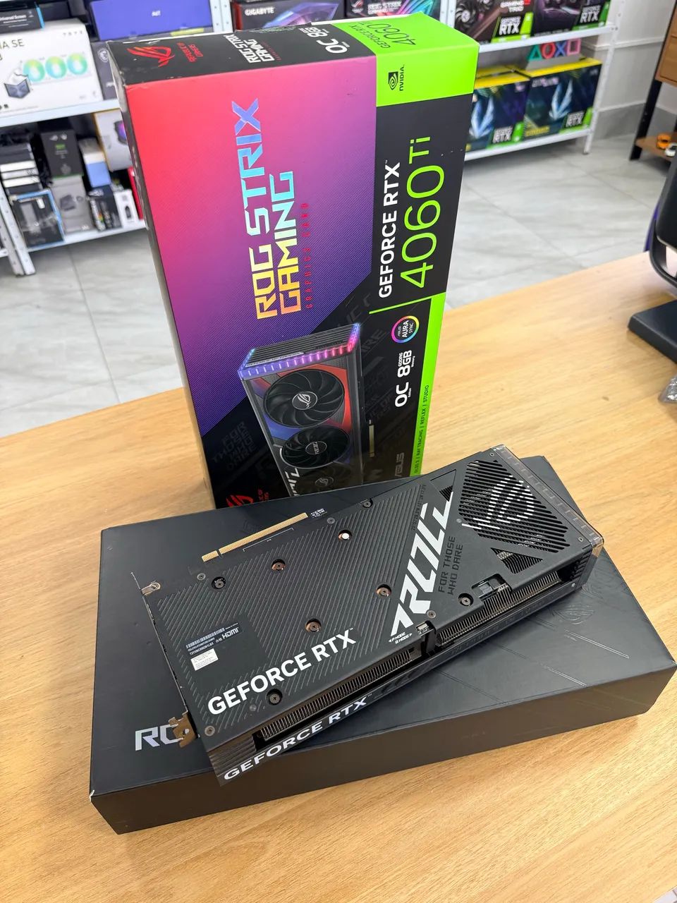 RTX 4060 Ti ROG STRIX 8GB  - Foto 2