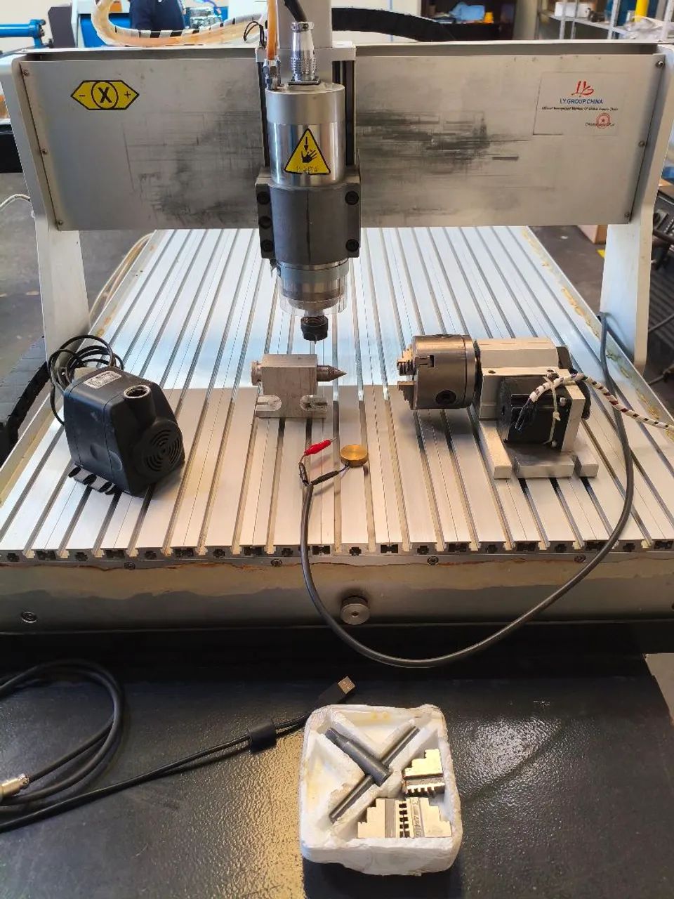 CNC Router 6090 Plus 4 Eixos 2200W Com Mesa - Foto 2