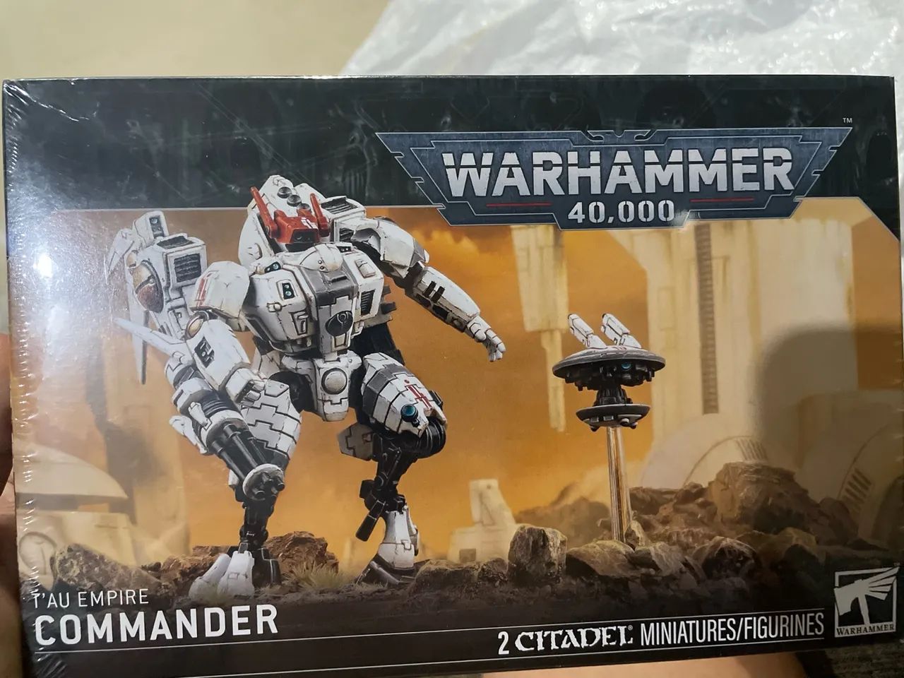 miniaturas T'au Empire Commander do jogo Warhammer 40,000