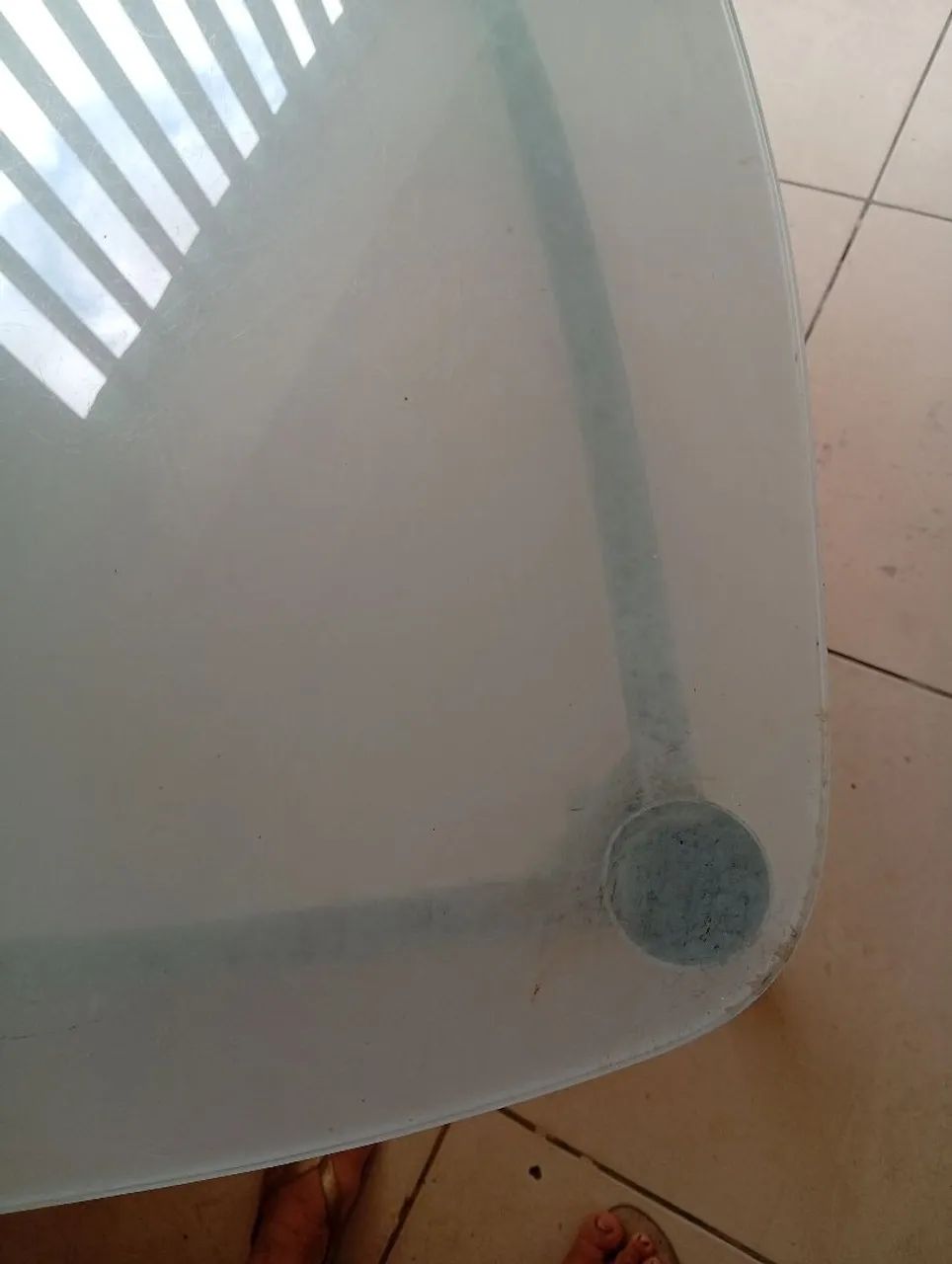 MESA TRIANGULAR VIDRO LAQUEADO. preço ocasião 280, pegar próximo metrô do Barro.  - Foto 5