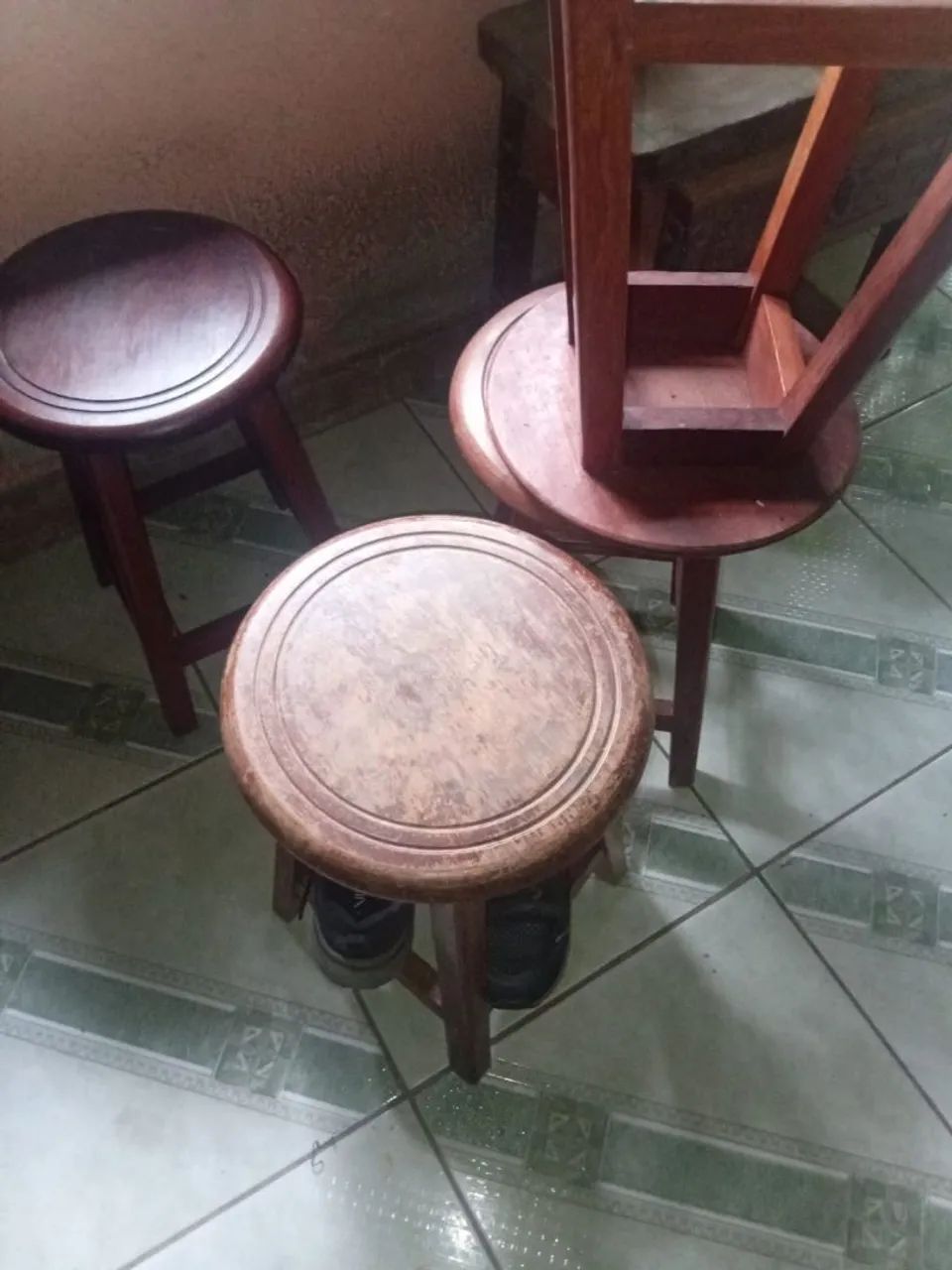 4 bancos de Madeira  - Foto 2