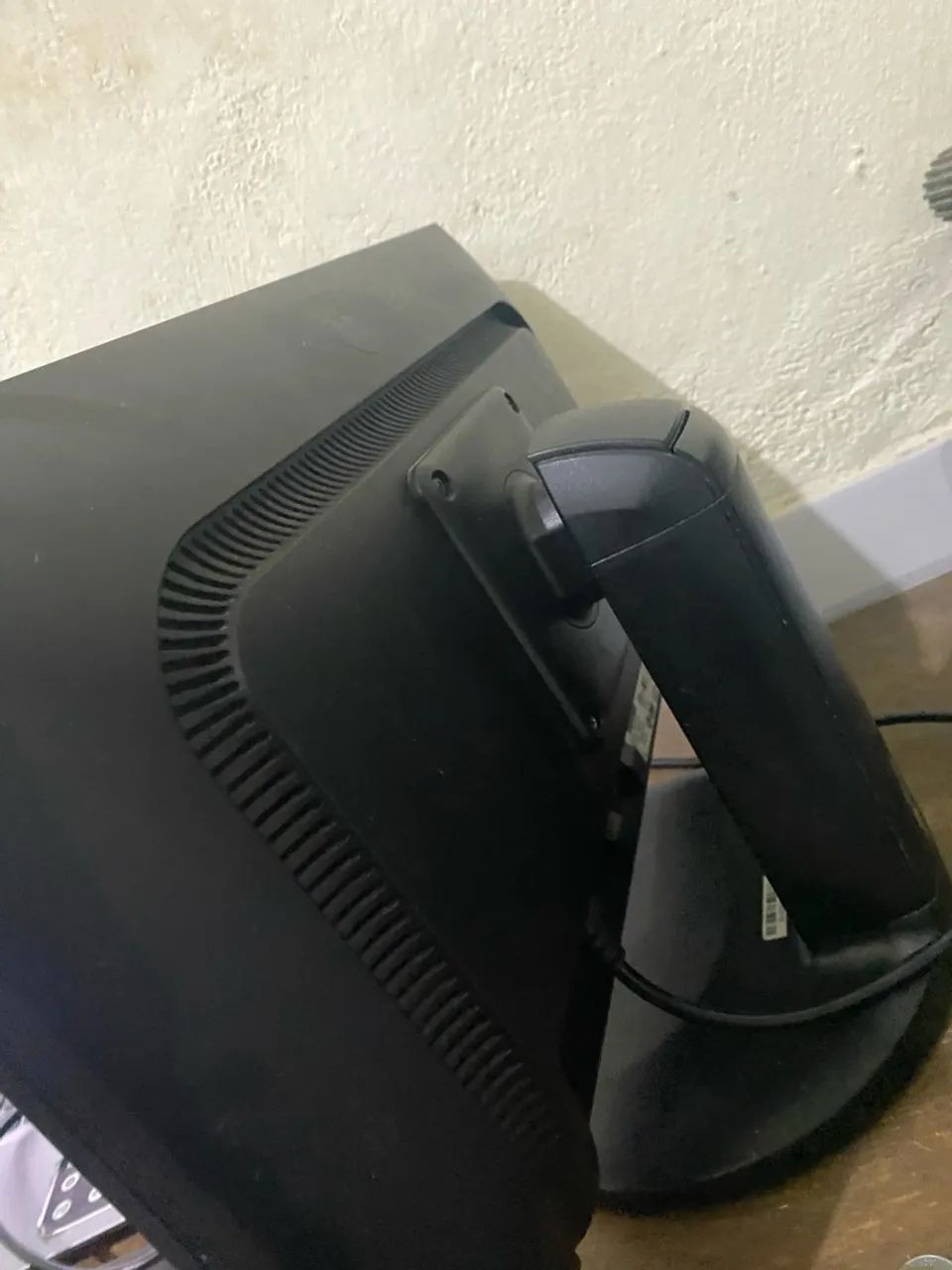 Monitor HP 19 - Foto 2