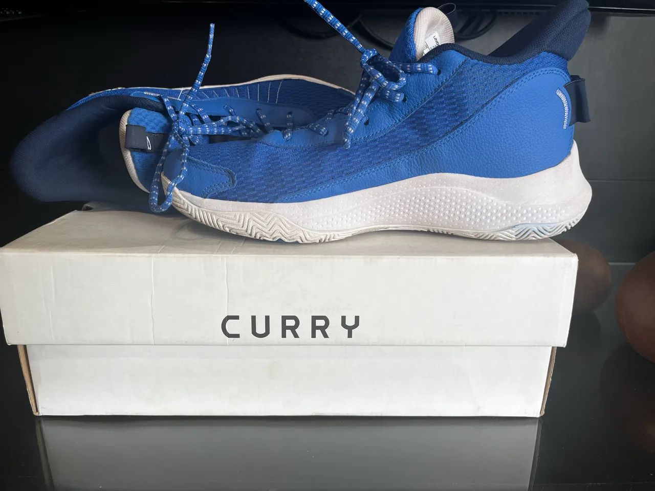 Tênis UA curry 3Z7 de quadra tamanho 44 azul - Calçados Esportivos
