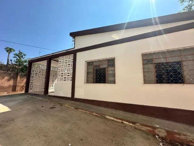 CASA AMPLA PARA LOCAÇÃO - SETOR LESTE | QUADRA 33 - Foto 3