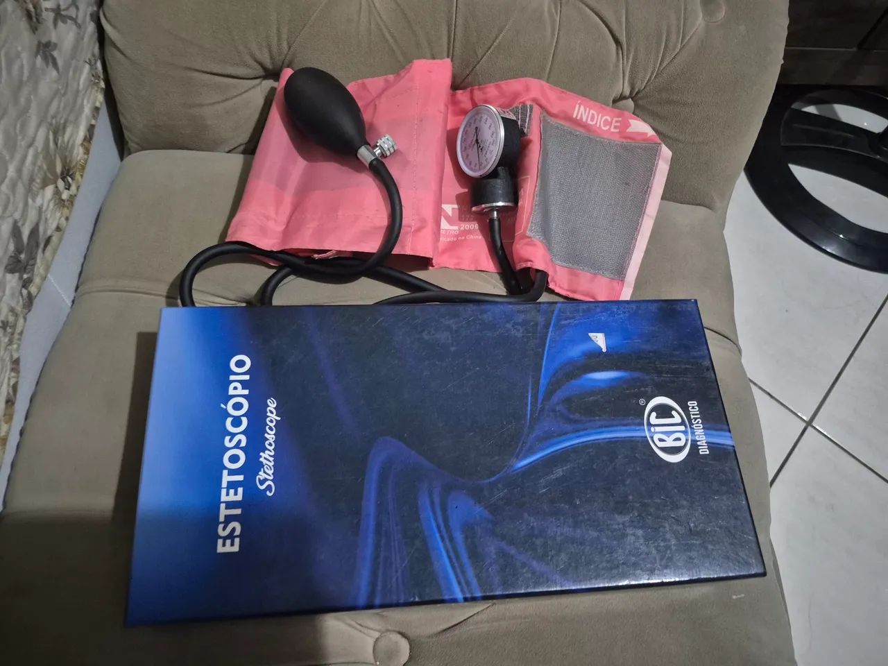 Estetoscópio + aferidor de pressão manual - Foto 3