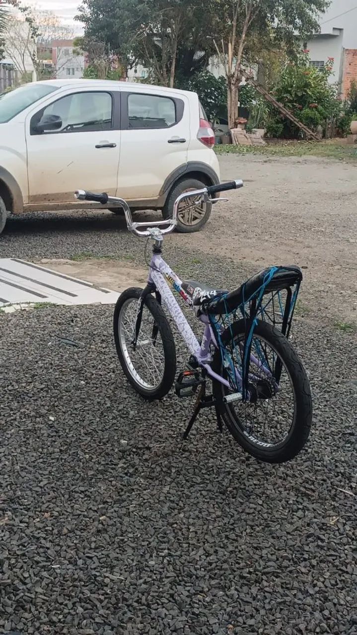 Bicicleta montadinha estilo BH 