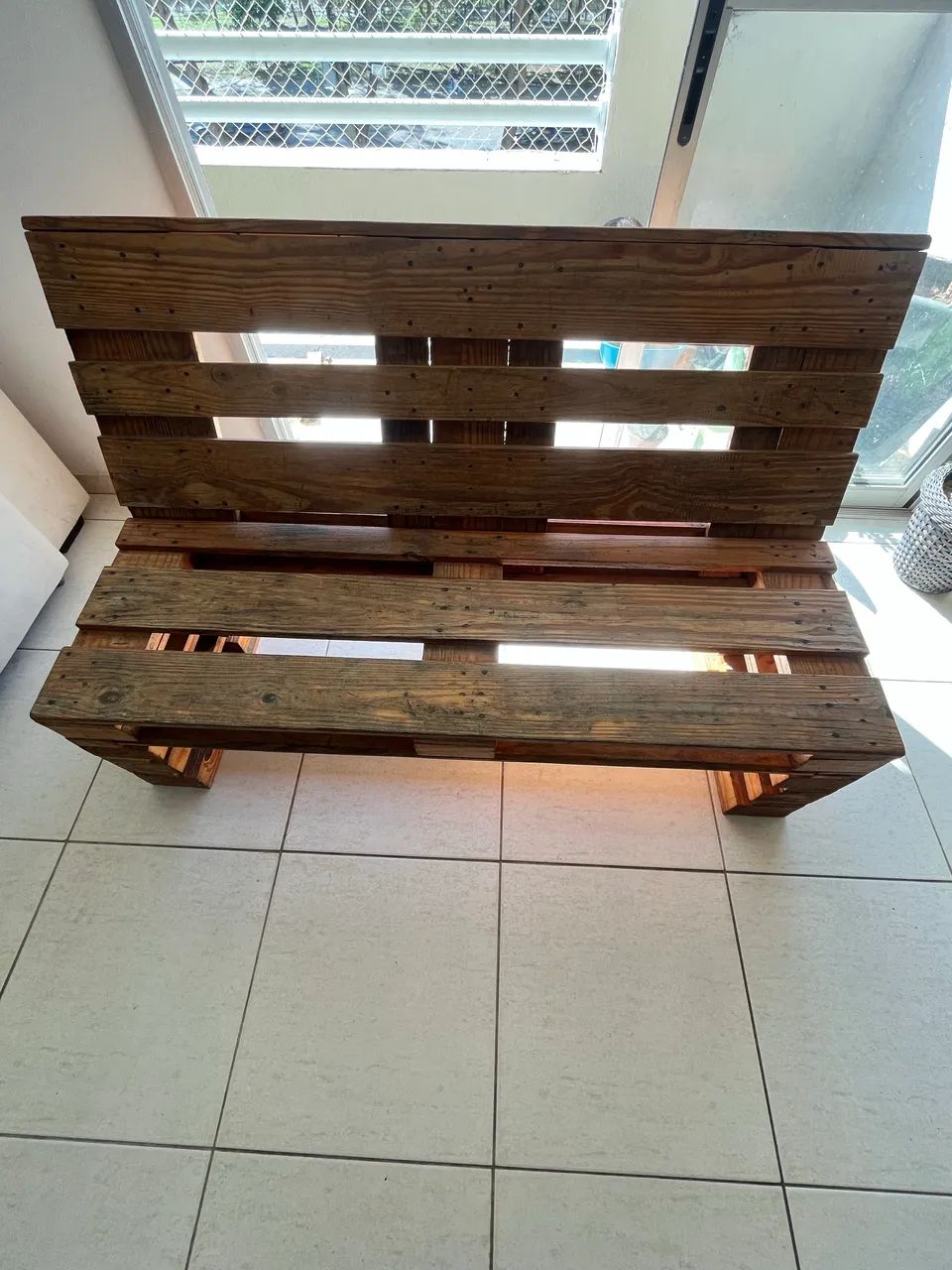 Banco de Pallet Envernizado  - Foto 4