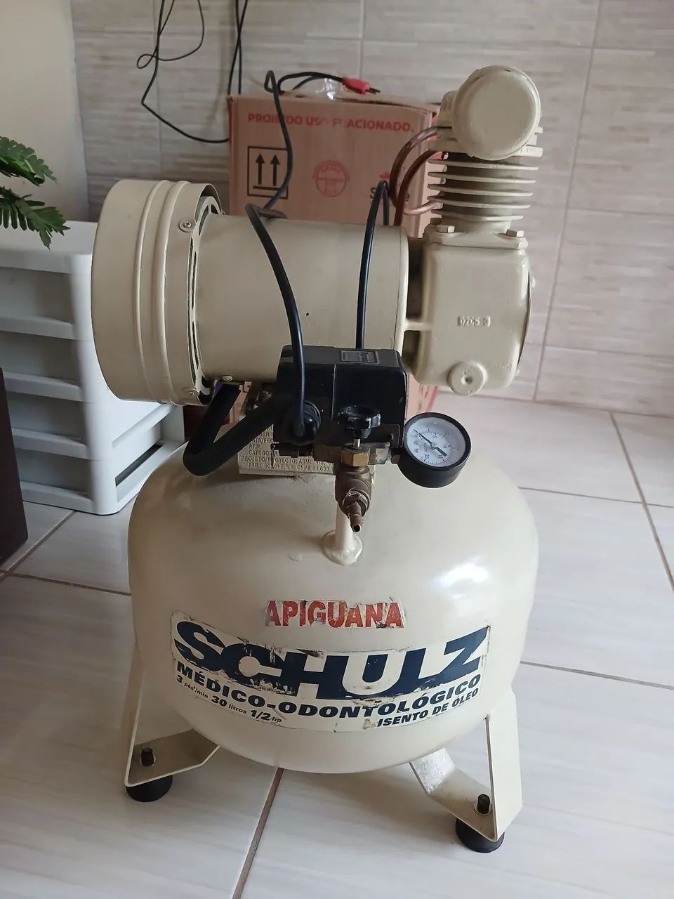 Vendo compressor de ar SCHULZ,  isento de óleo  - Foto 2