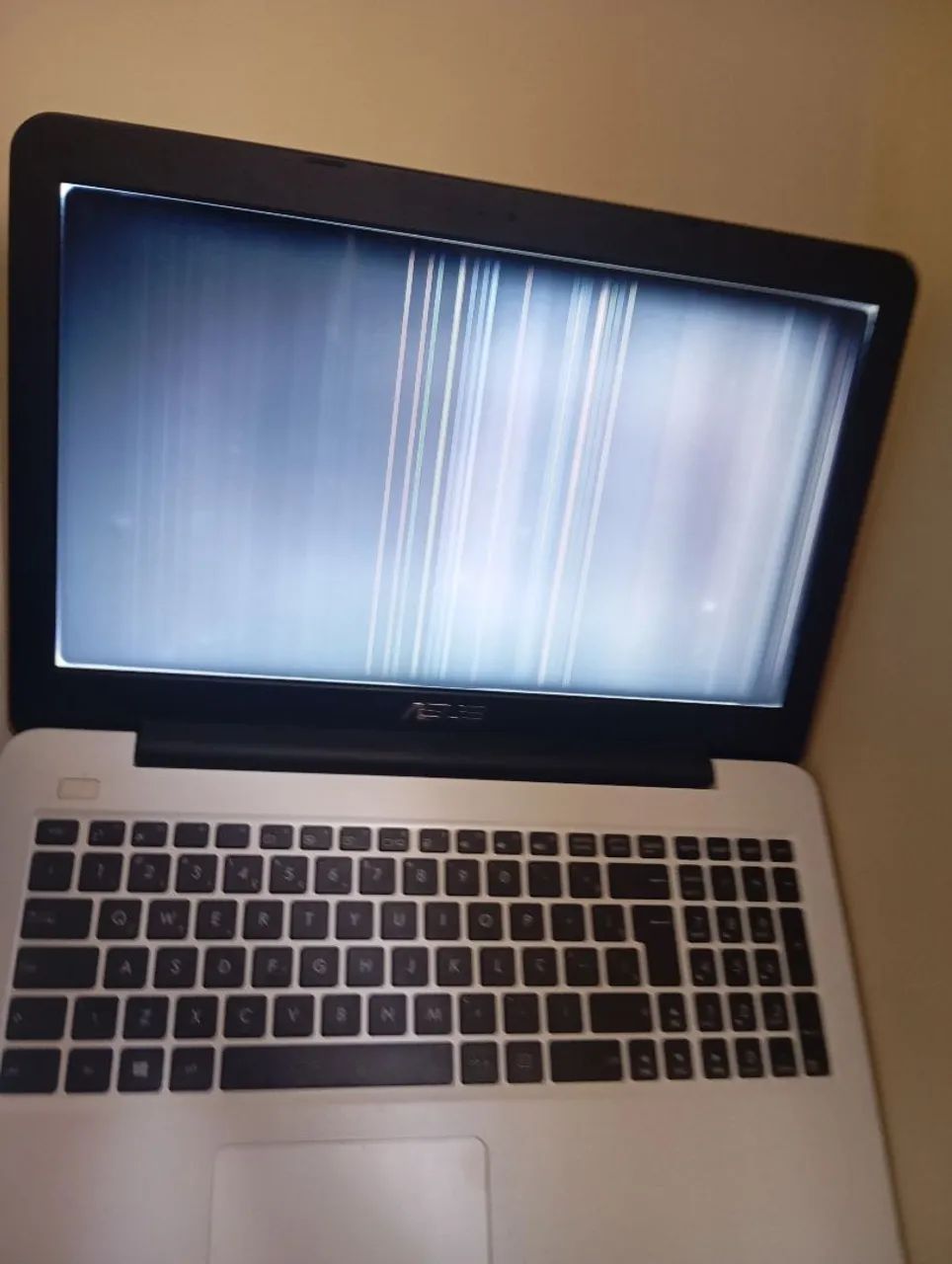Notebook Asus com tela queimada 
