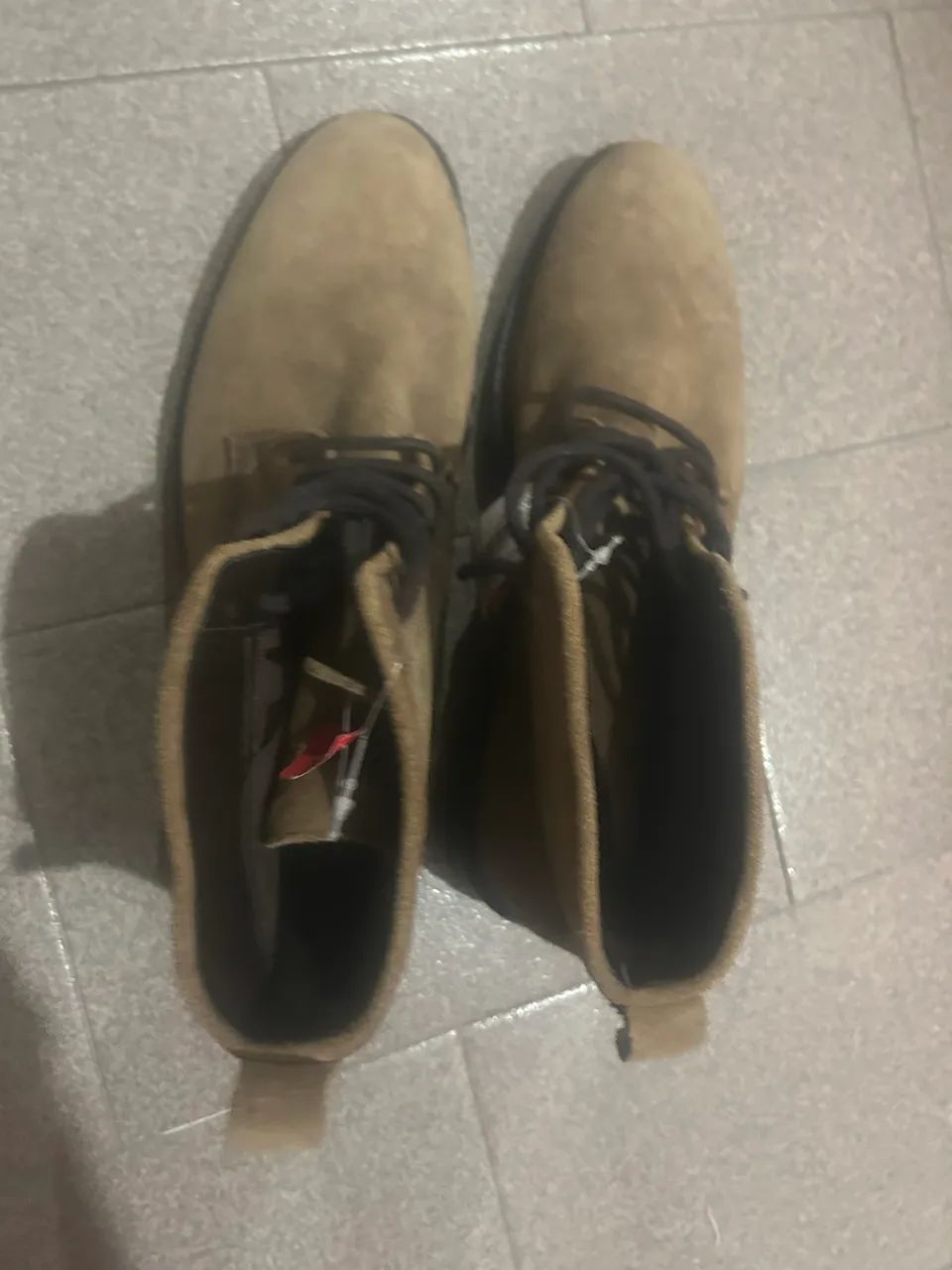 Bota casual em camurça,Nova. Nunca usada. - Foto 3